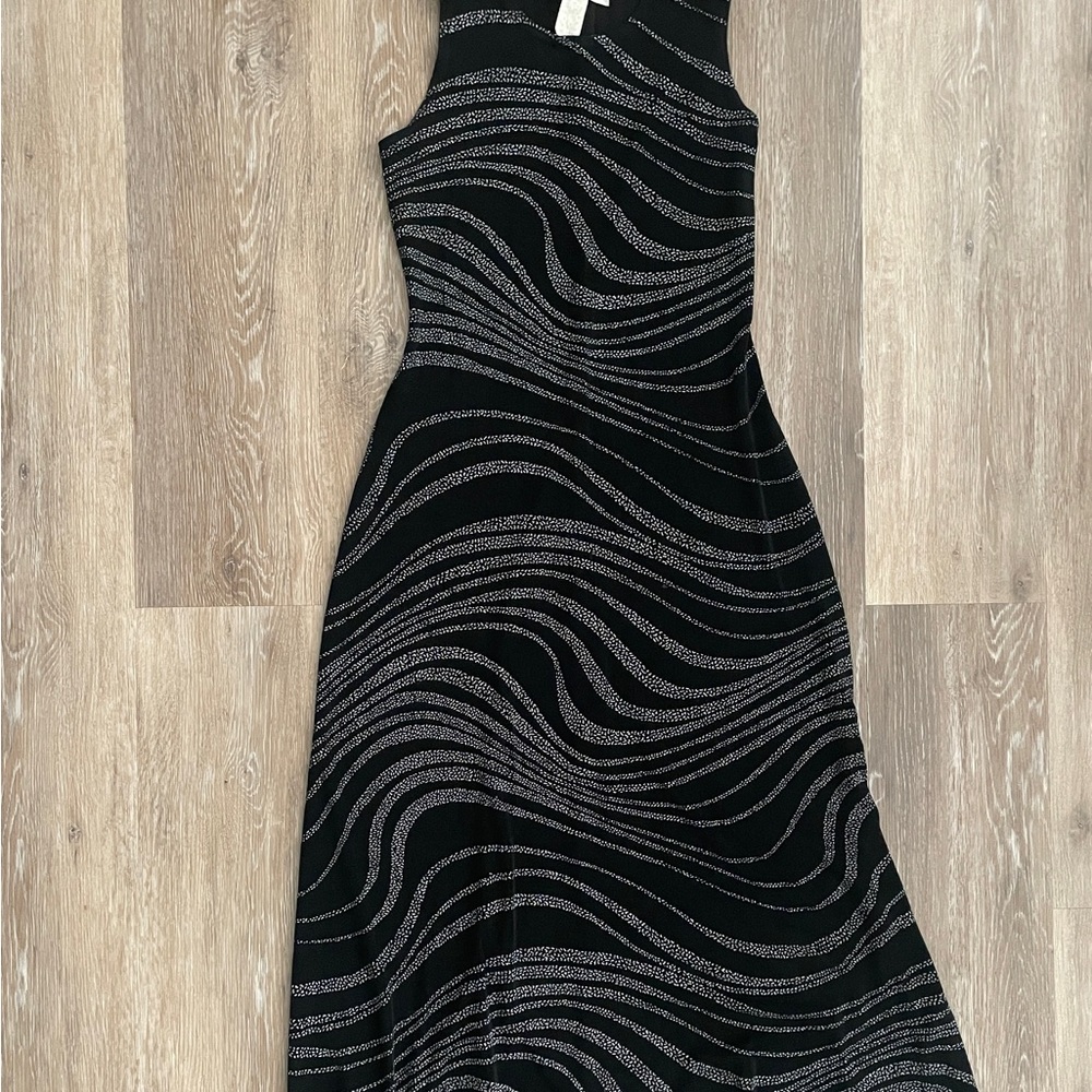 Elegant Black and Silver Patterned Dress